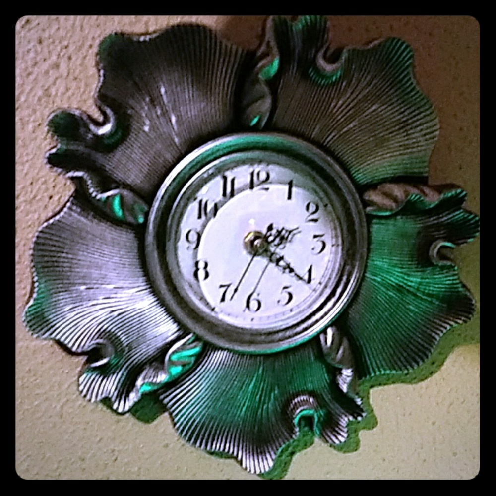 Plastic Metallic Wall Clock